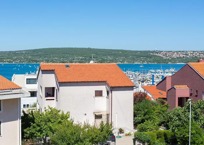 Sea & Wine Apartment With Terrace & Scenic Sea View, Punat