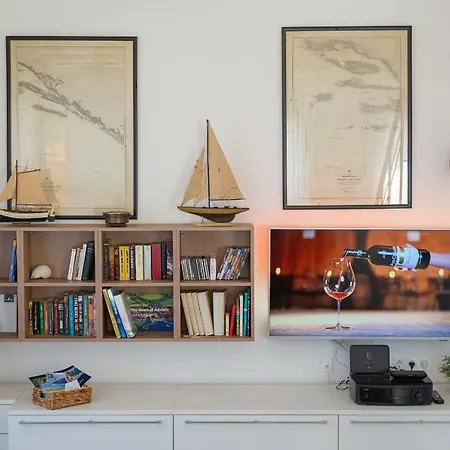 Sea & Wine Apartment With Terrace & Scenic Sea View, Punat Exteriér fotografie