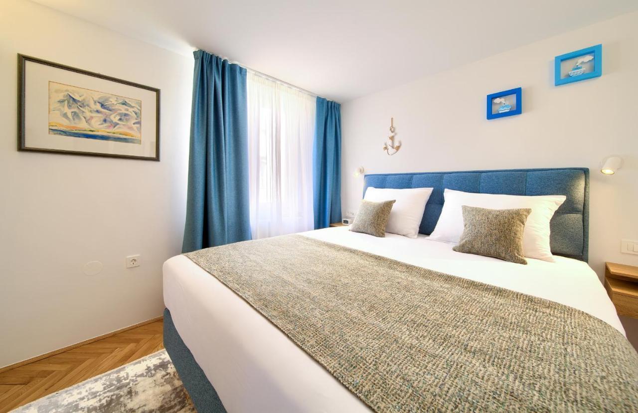Apartment Sea & Wine With Terrace & Scenic Sea View, Punat