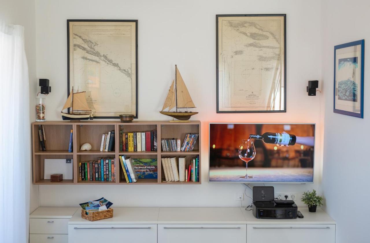 Apartment Sea & Wine With Terrace & Scenic Sea View,