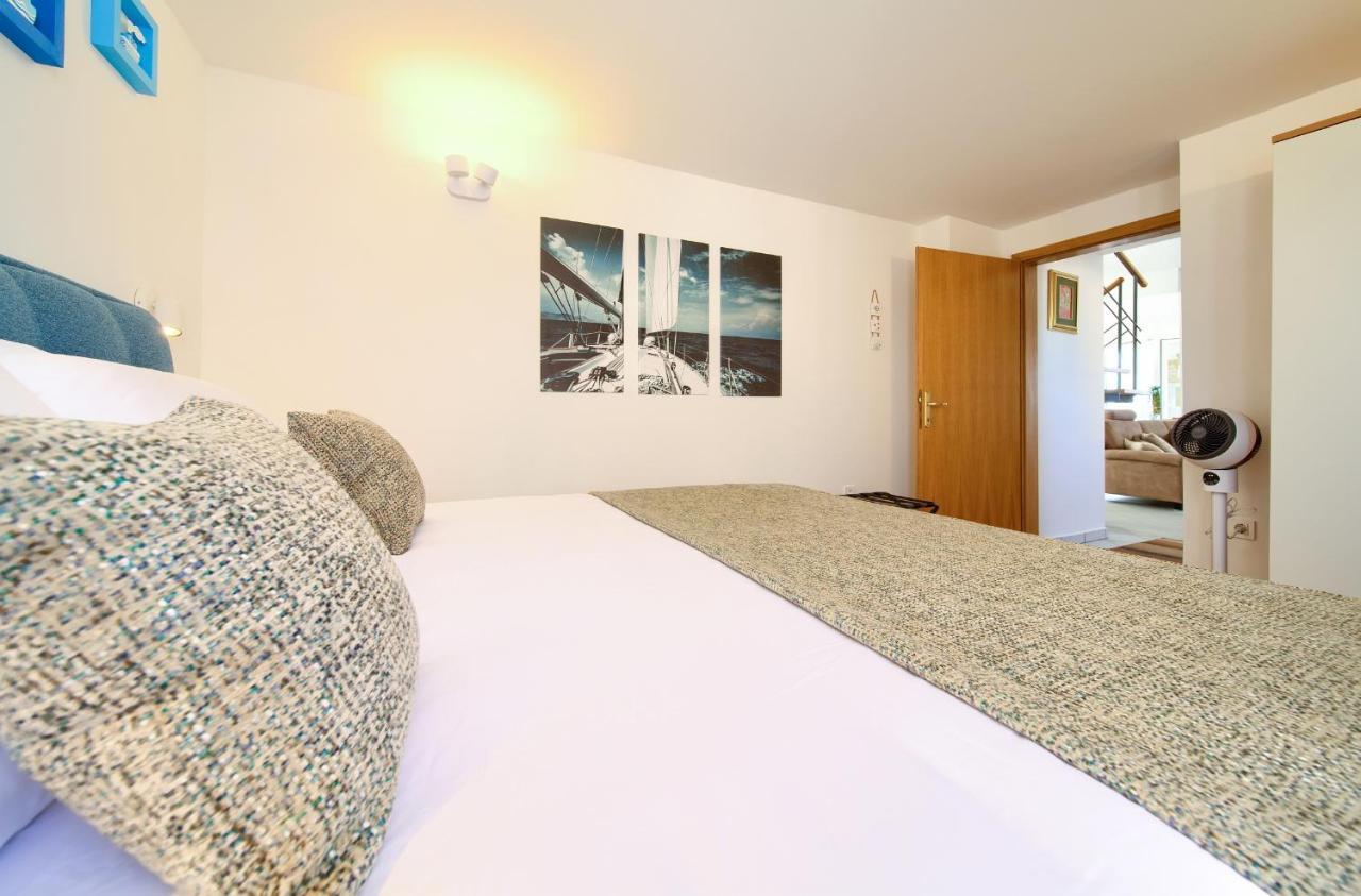 Sea & Wine With Terrace & Scenic Sea View, Punat