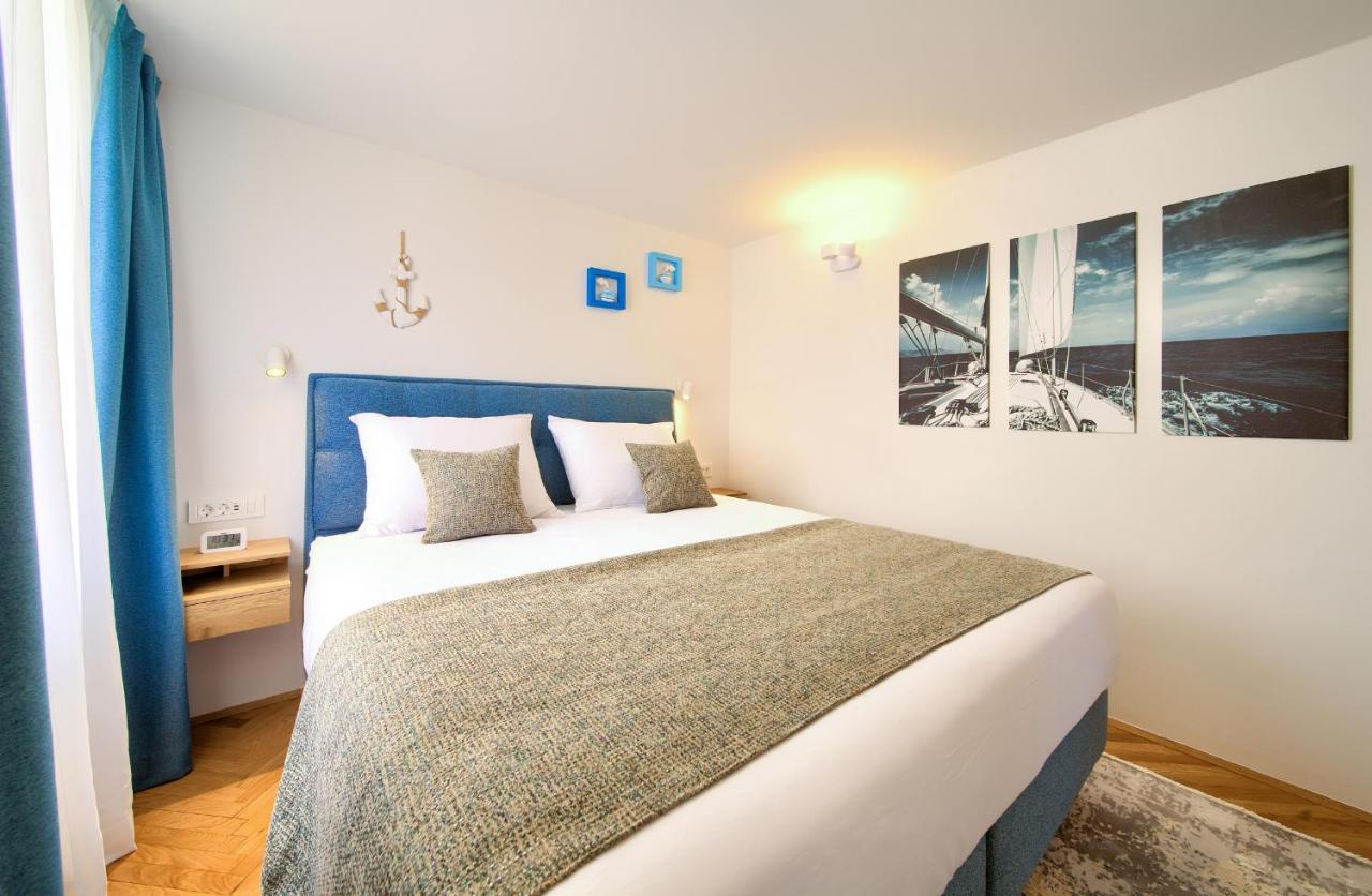 Apartment Sea & Wine With Terrace & Scenic Sea View, Punat