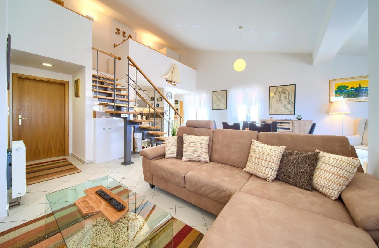 Apartment Sea & Wine With Terrace & Scenic Sea View,